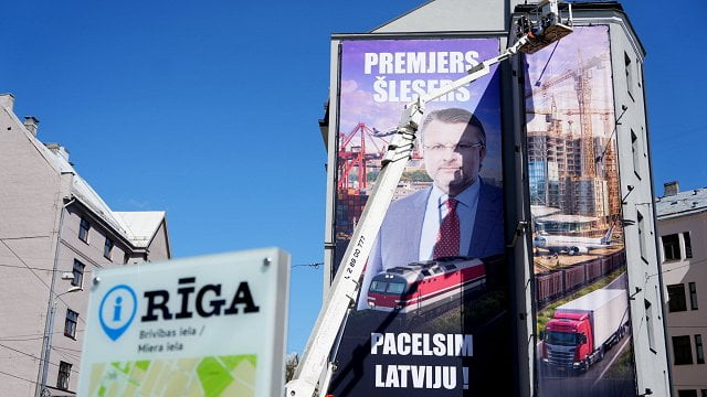 «Latvija pirmajā vietā» vienojas ar KNAB par Šlesera reklāmu; apsver arī ziedojumu vākšanu kampaņas...